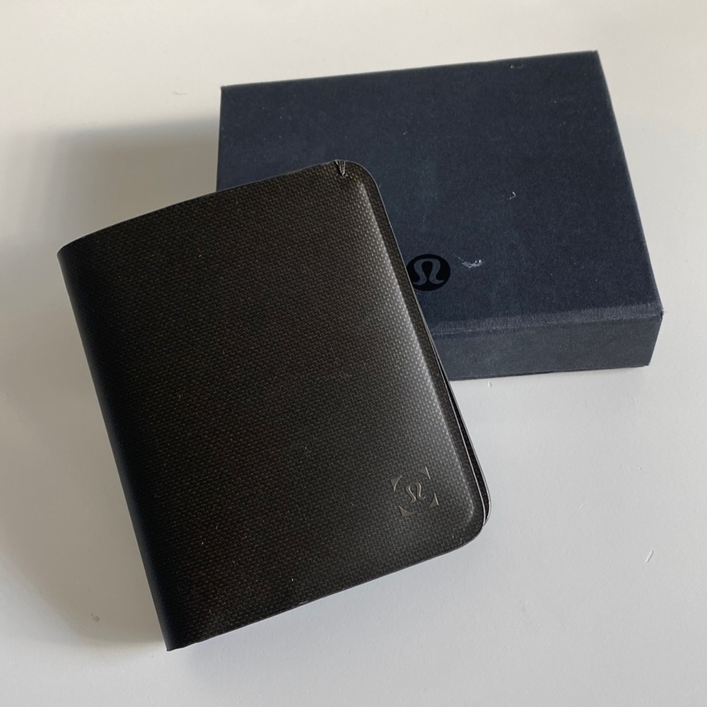 Lululemon Green Wallet